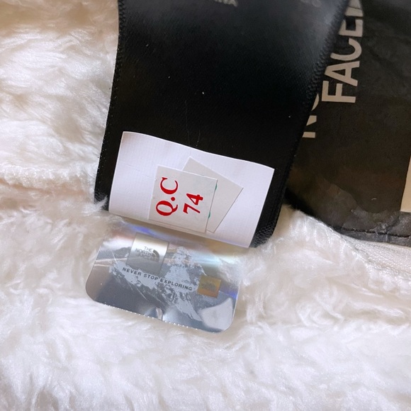 The North Face Girls’ Suave Oso Full Zip Hooded Jacket - Picture 9 of 11